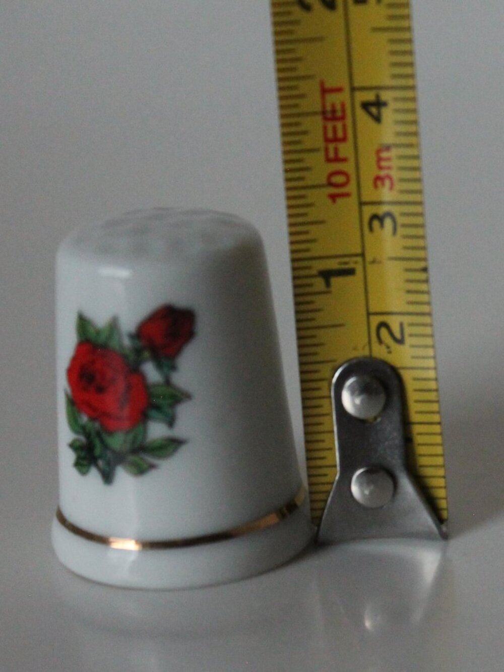 Porcelain Thimble with Roses - Picture 8 of 8